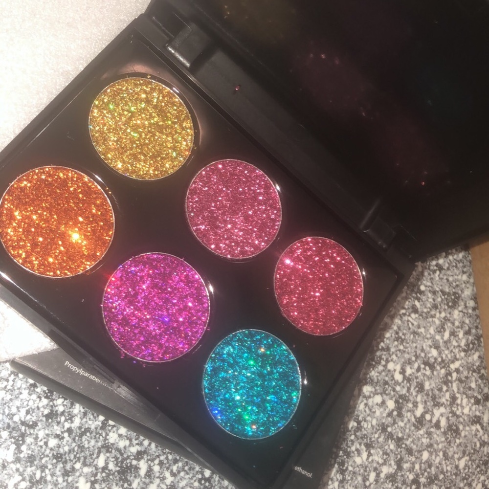 Glitter pallet